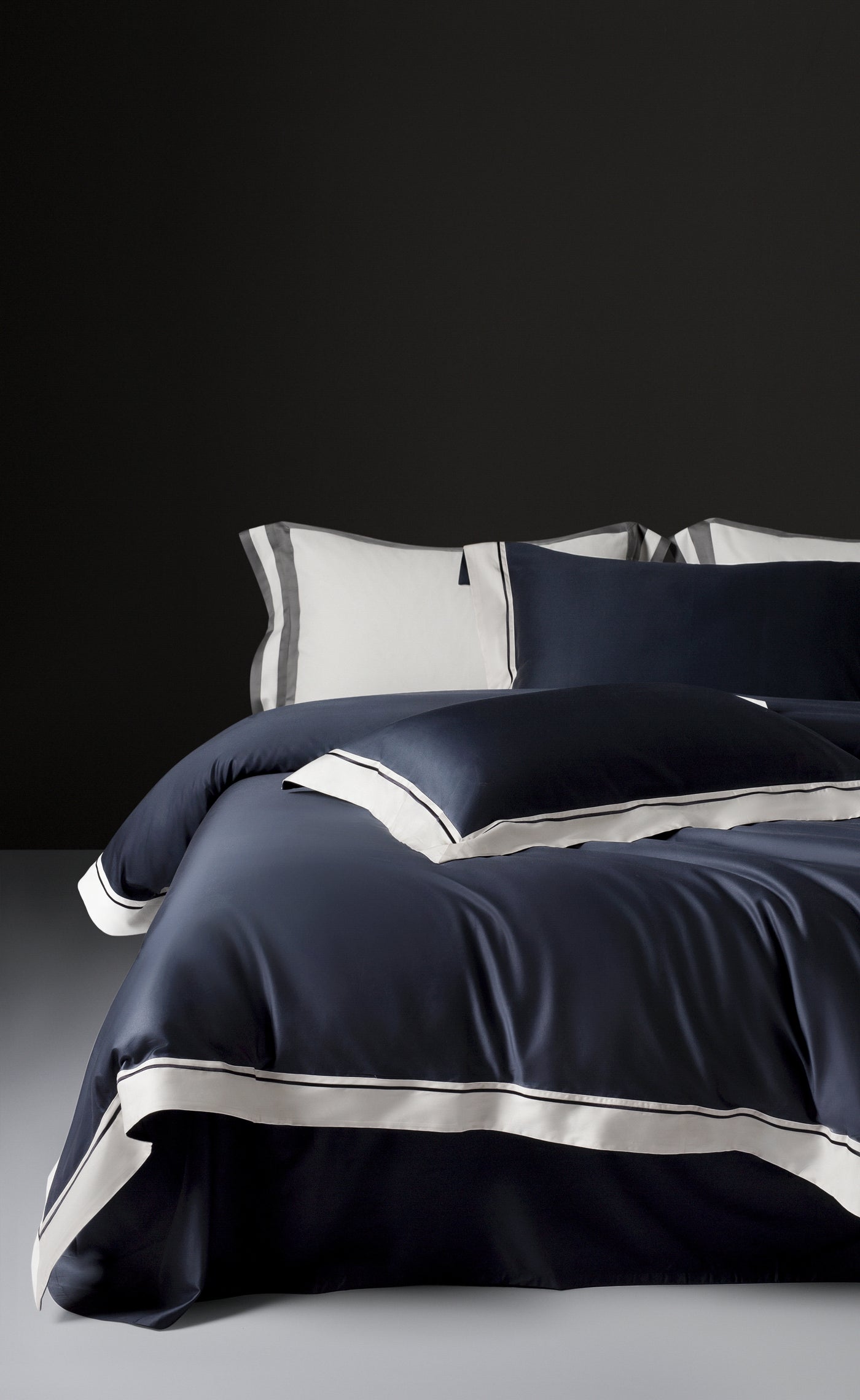 Grandiose Slumber - Navy Blue