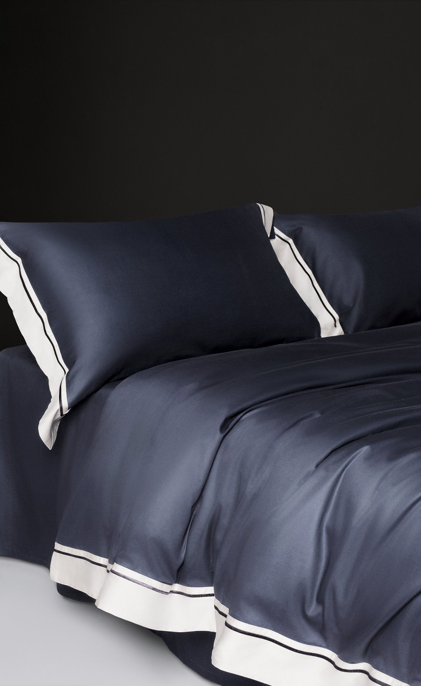 Grandiose Slumber - Navy Blue